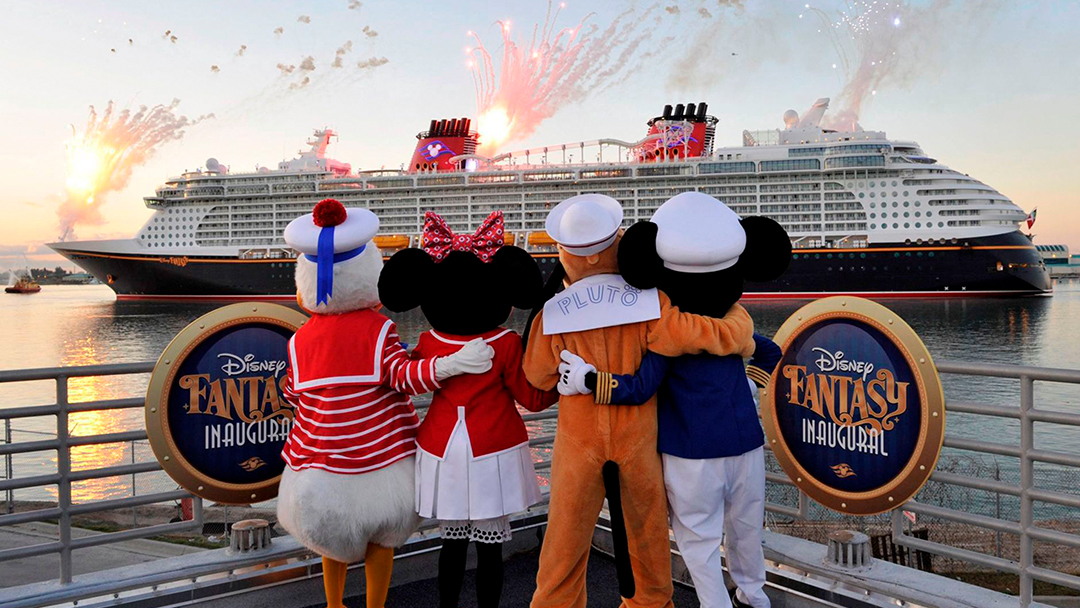 Disney-Cruise-Line-fantasy-cruise-ship